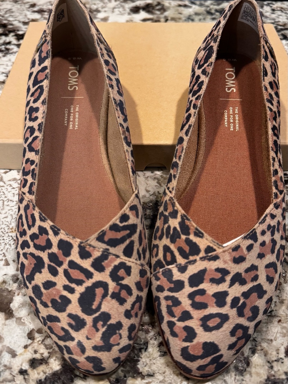TOMS Julie Leopard Print Suede Flats – Size 8.5 – NWOT